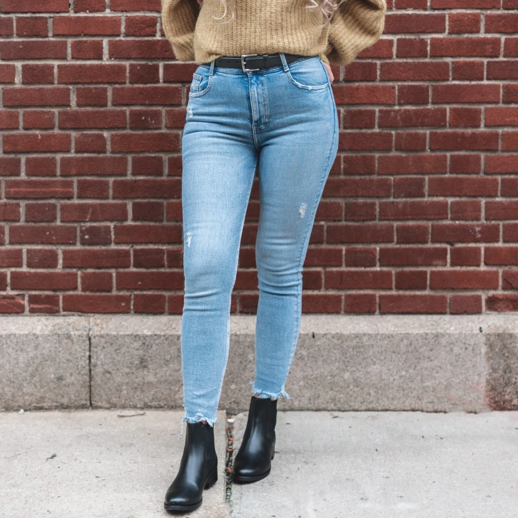 Women's Classic Leather Belt | Black 7 Women's Classic Leather Belt | Black - Image 5