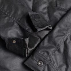 Waxed Canvas Field Jacket | Charcoal -Casual Shoes World 1024x1024 Mens WaxedCanvasFieldJacket Charcoal 102723 SleeveDetail Lining
