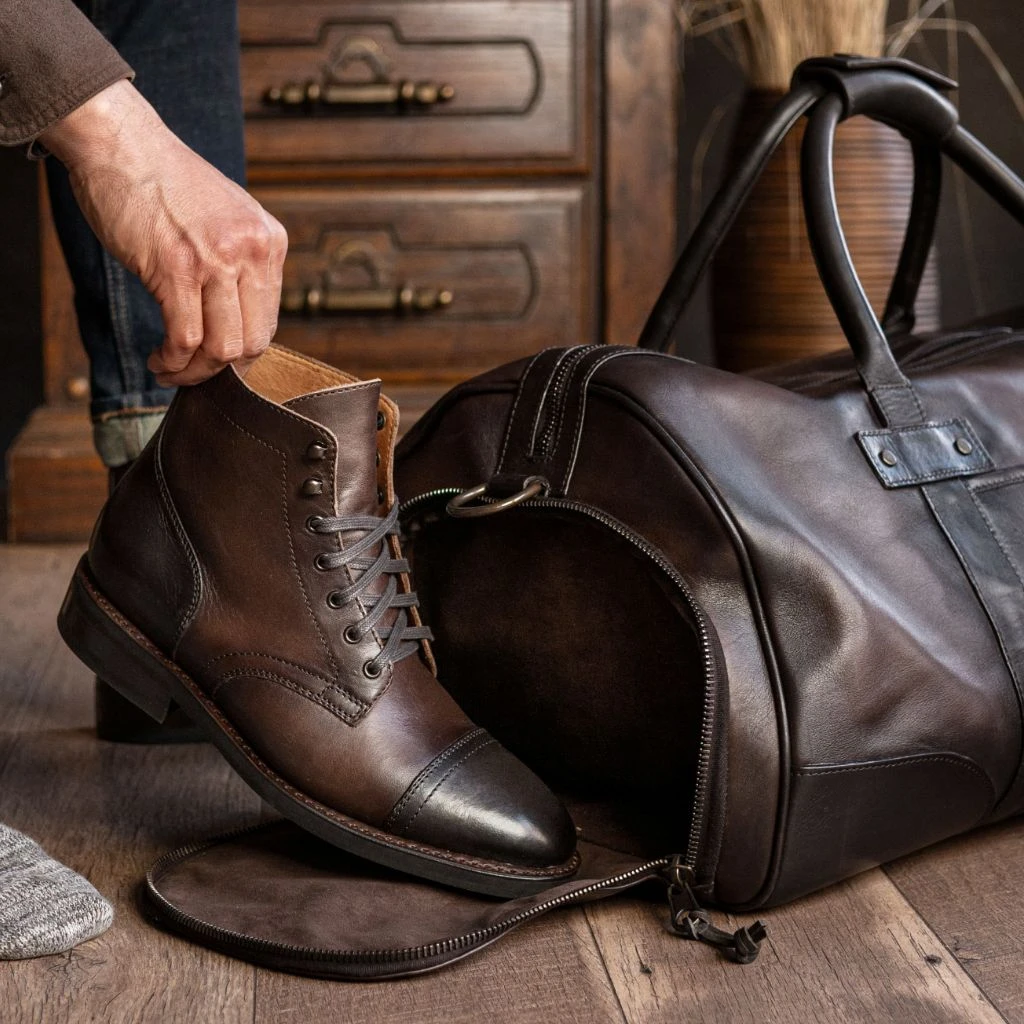 Weekender Bag | Old English 10 Weekender Bag | Old English - Image 8