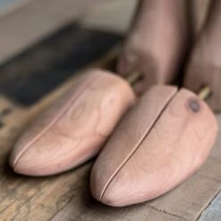 Men's Cedar Boot Tree -Casual Shoes World 1024x1024 ShoeTree 030421 3