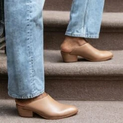 Breeze | Milk Coffee -Casual Shoes World 1024x1024 Women Breeze MilkCoffee 071423 1