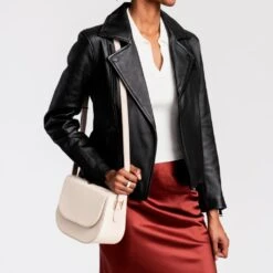 Crossbody Bag | Cream -Casual Shoes World 1024x1024 Women Crossbody Cream 020425 1