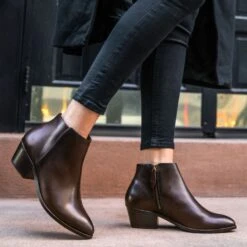 Downtown | Old English -Casual Shoes World 1024x1024 Women Downtown OldEnglish 112923 1