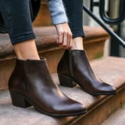 Downtown | Old English -Casual Shoes World 1024x1024 Women Downtown OldEnglish 112923 2