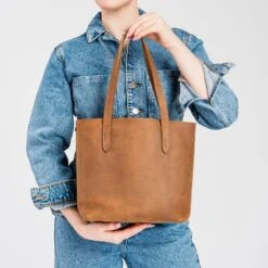 Everyday Tote | Vintage Cognac (S) 15 Everyday Tote | Vintage Cognac (S) -Casual Shoes World 1024x1024 Women EverydayTote VintageCognac S 031025 3