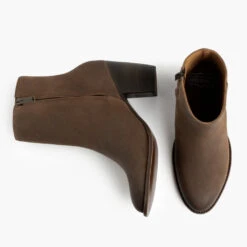 Highline | Savanna -Casual Shoes World 1024x1024 Women Highline Savannah 012423 Flatlay1