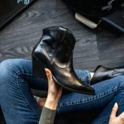 Indio | Black -Casual Shoes World 1024x1024 Women Indio Black 102221 3 338da3d7 ffd1 4e9f b322 11bb0afa7243