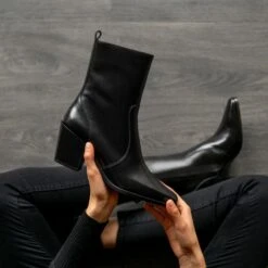 Soho Zip | Black 17 Soho Zip | Black -Casual Shoes World 1024x1024 Women SohoZip Black 092222 3