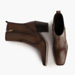 Soho Zip | Chocolate -Casual Shoes World 1024x1024 Women SohoZip Chocolate 031822 Flatlay