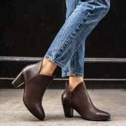 Uptown | Old English -Casual Shoes World 1024x1024 Women Uptown OldEnglish 102422 1