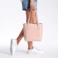 Everyday Tote | Blush (S) -Casual Shoes World 1024x1024 Womens EverydayTote Blush Small 110824 2