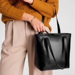 Everyday Tote | Black (S) (Zipper) -Casual Shoes World 1024x1024 Womens EverydayTote Zip Black Small 110824 2