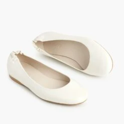 Scrunch | Ivory -Casual Shoes World 1024x1024 Womens Scrunch Ivory 052523 FlatlayAlt