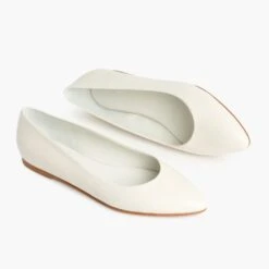 Viva | Ivory -Casual Shoes World 1024x1024 Womens Viva Ivory 060123 FlatlayAlt 3a32e25d 708c 4bba 9e75 3fc55280c1c4